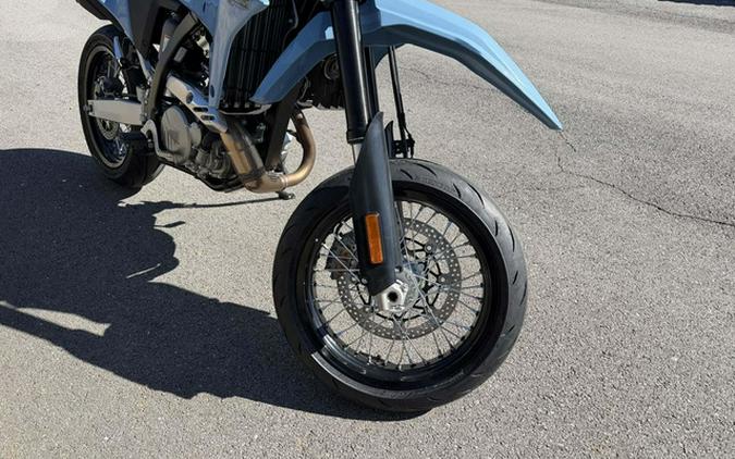 2025 Suzuki DR-Z4SM