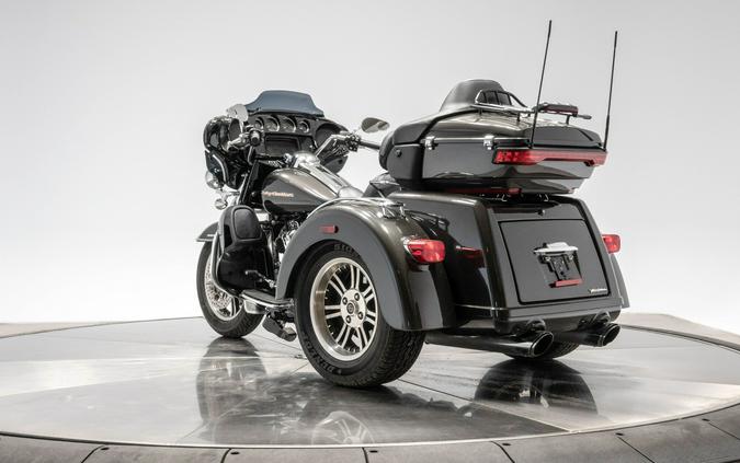 2019 Harley-Davidson FLHTCUTG Tri Glide Ultra in Silver Flux and Black Fuse with 4,667 miles