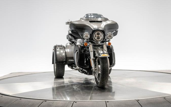 2019 Harley-Davidson FLHTCUTG Tri Glide Ultra in Silver Flux and Black Fuse with 4,667 miles