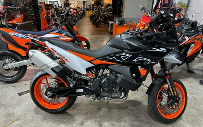 2024 KTM 890 SMT