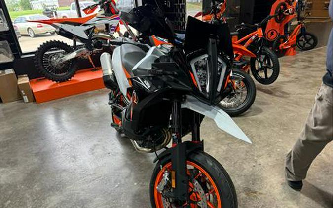 2024 KTM 890 SMT