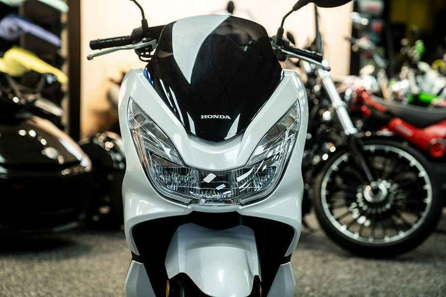 2015 Honda® PCX150