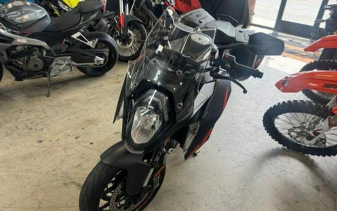 2017 KTM 1290 Super Duke GT