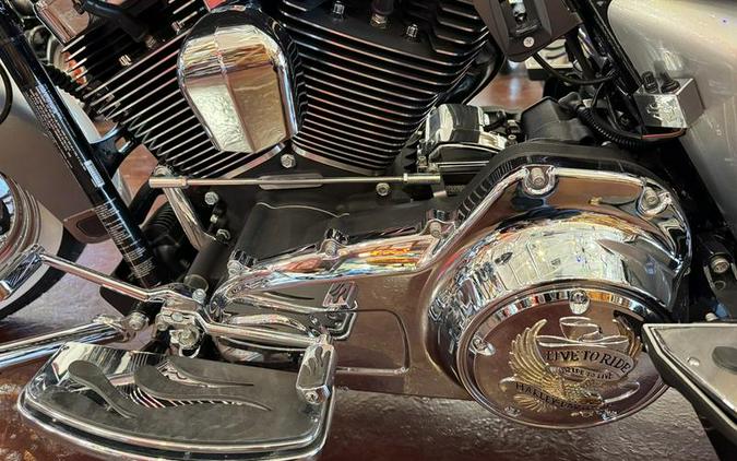 2015 Harley-Davidson® FLHR - Road King®
