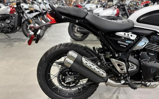 2026 Triumph Scrambler 400 XC Vanilla White
