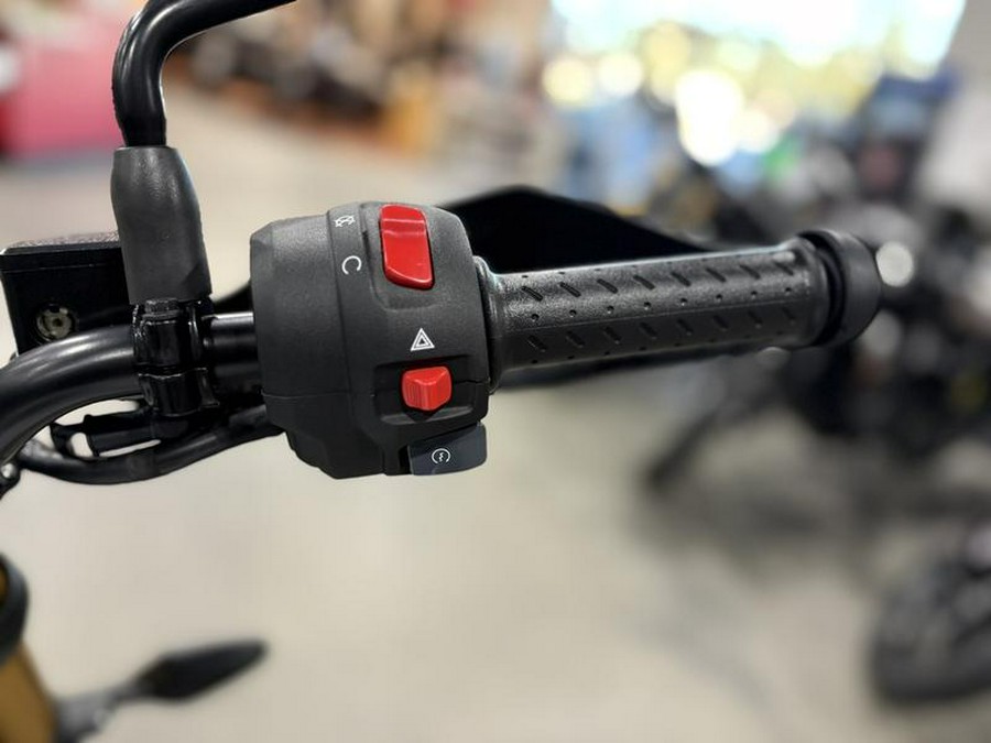 2026 Triumph Scrambler 400 XC Vanilla White