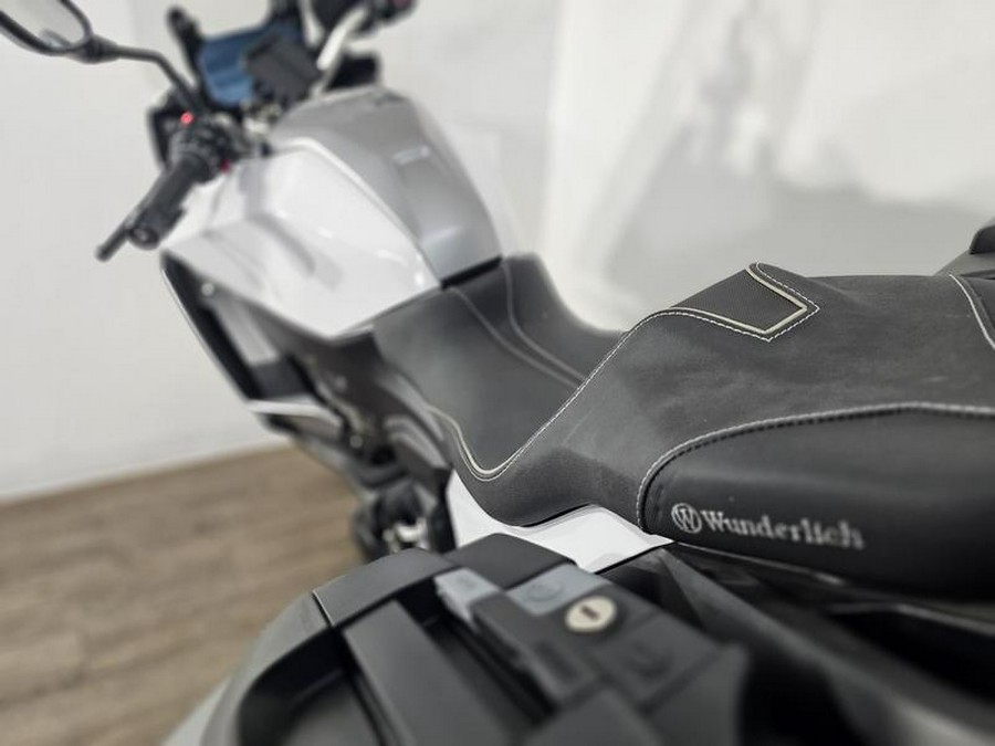 2021 BMW F 900 XR Light White