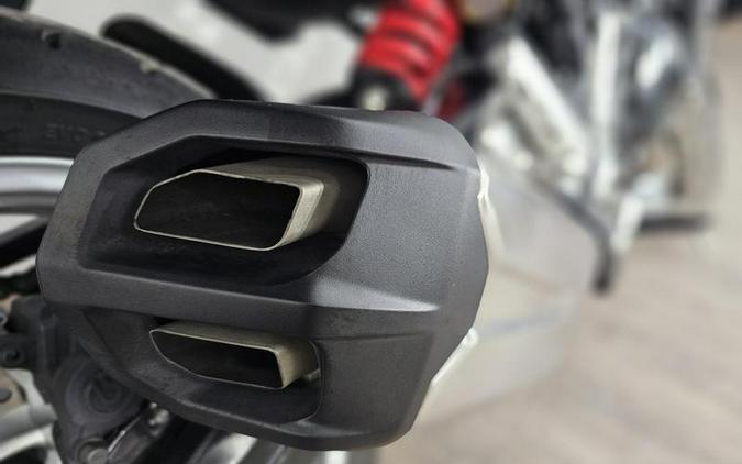 2021 BMW F 900 XR Light White