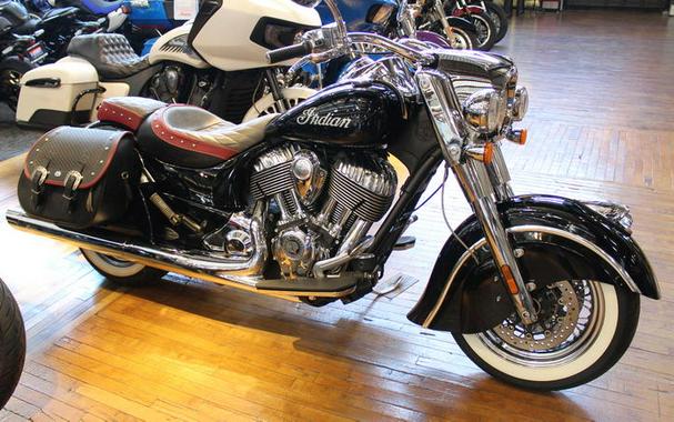 2015 Indian Motorcycle® Chief® Classic Thunder Black