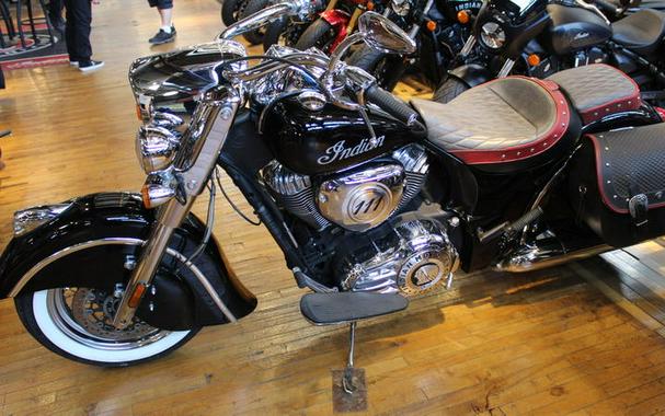 2015 Indian Motorcycle® Chief® Classic Thunder Black