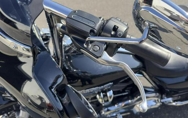 2017 Harley-Davidson® FLHXS - Street Glide® Special