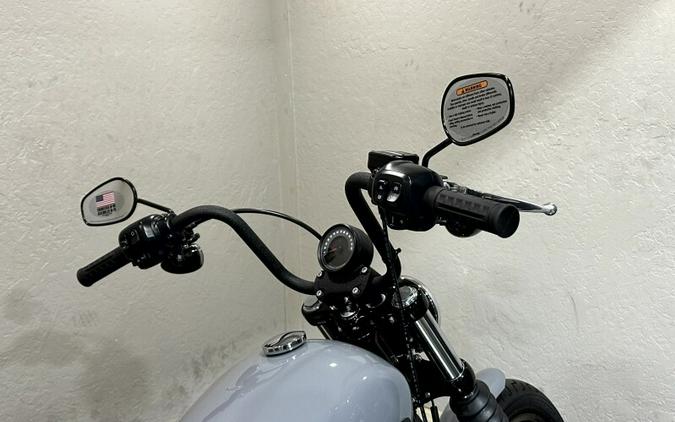 2026 Harley-Davidson® Street Bob® DRK BILIARD GRY