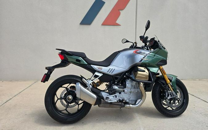 2023 Moto Guzzi V100 Mandello S