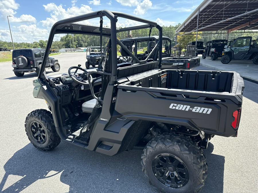 2026 Can-Am Defender DPS HD9