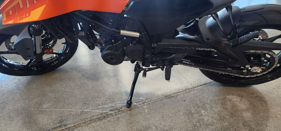2024 KTM 250 Duke