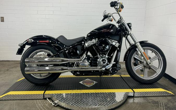 2024 Harley-Davidson Softail Standard VIVID BLACK