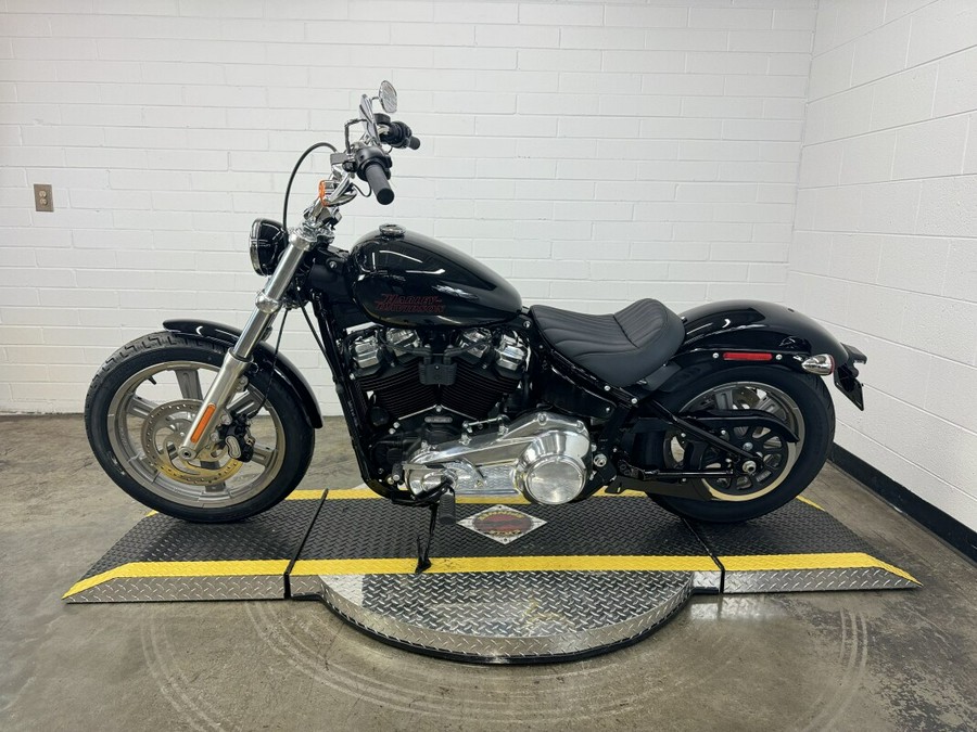 2024 Harley-Davidson Softail Standard VIVID BLACK