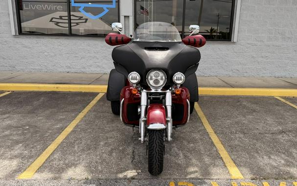2021 Harley-Davidson® Tri Glide® Ultra Billiard Red