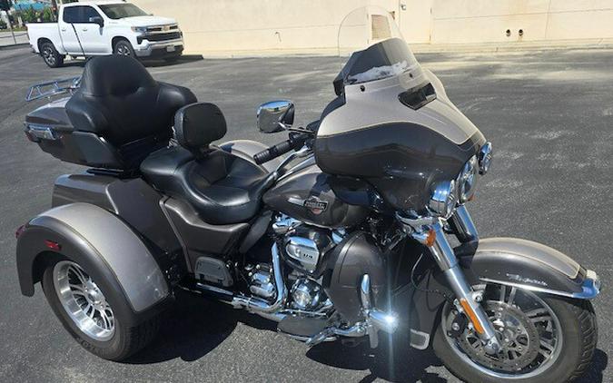 2023 Tri Glide Ultra Gray/Silver