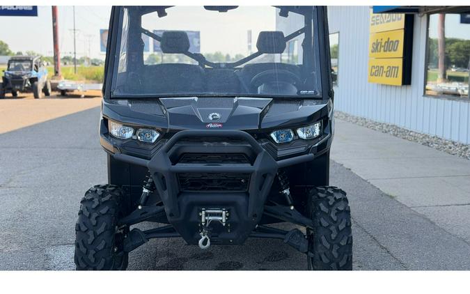 2025 DEFENDER HD10 XT W/ SOFT CAB - Can-Am