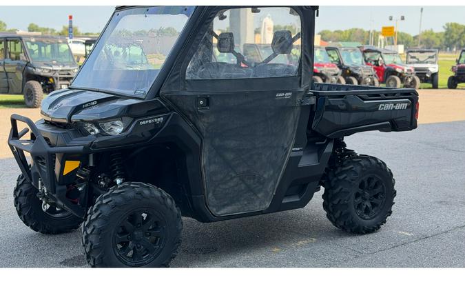 2025 DEFENDER HD10 XT W/ SOFT CAB - Can-Am