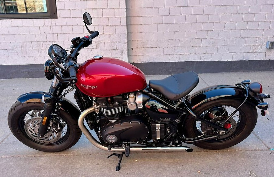 2023 Triumph Bonneville Bobber Red Hopper