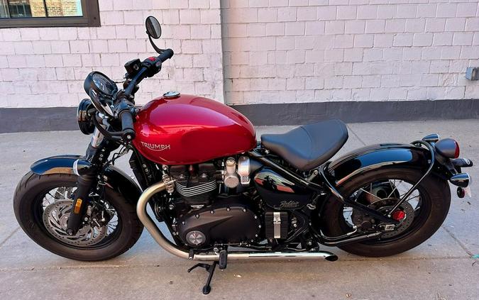 2023 Triumph Bonneville Bobber Red Hopper