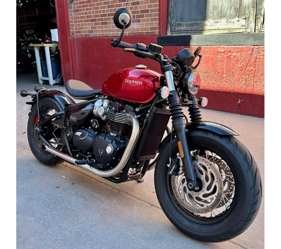 2023 Triumph Bonneville Bobber Red Hopper