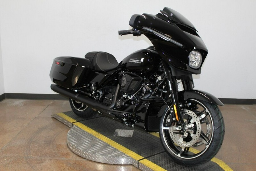 Harley-Davidson Street Glide® 2024 FLHX 84460626 VIVID BLACK