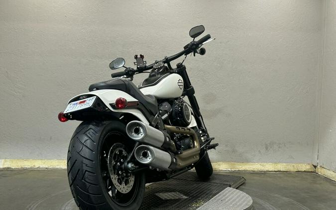 Harley-Davidson® Fat Bob® 2018 FXFB 038011B BNVL SALT DENIM