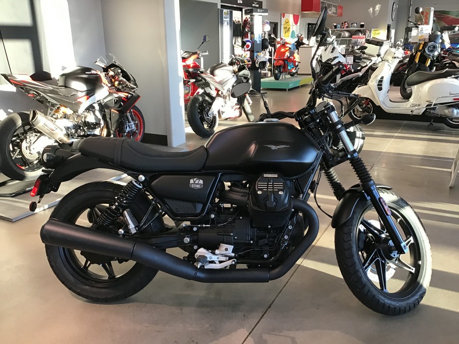 2022 Moto Guzzi V7 Stone