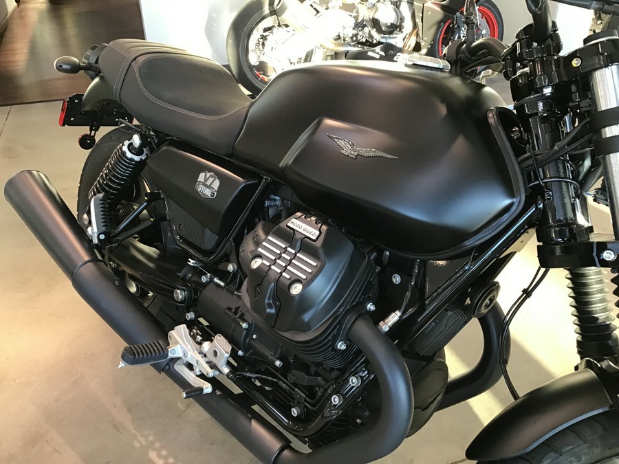 2022 Moto Guzzi V7 Stone