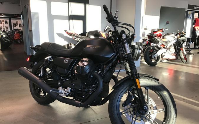 2022 Moto Guzzi V7 Stone