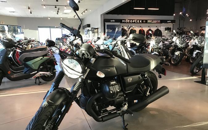 2022 Moto Guzzi V7 Stone