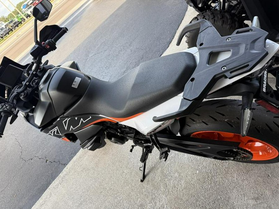 2024 KTM 890 SMT