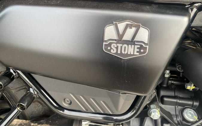 2022 Moto Guzzi V7 Stone E5