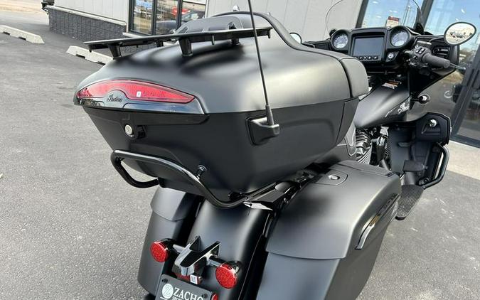 2024 Indian Motorcycle® Roadmaster® Dark Horse® w/Powerband Audio Package Black Smoke