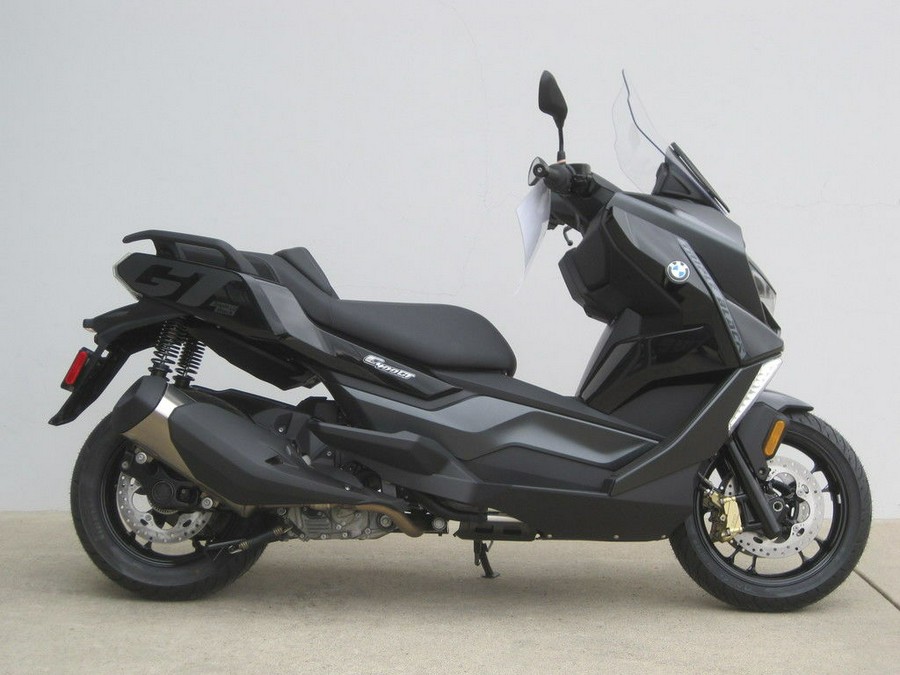 2024 BMW C 400 GT Triple Black