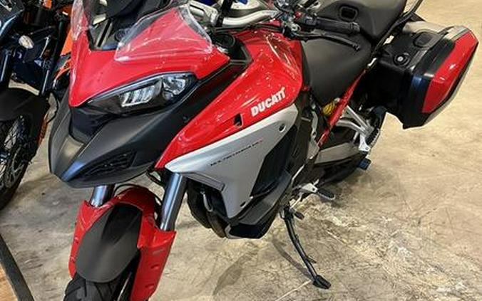 2022 Ducati Multistrada V4S Ducati Red / Alloy Wheels