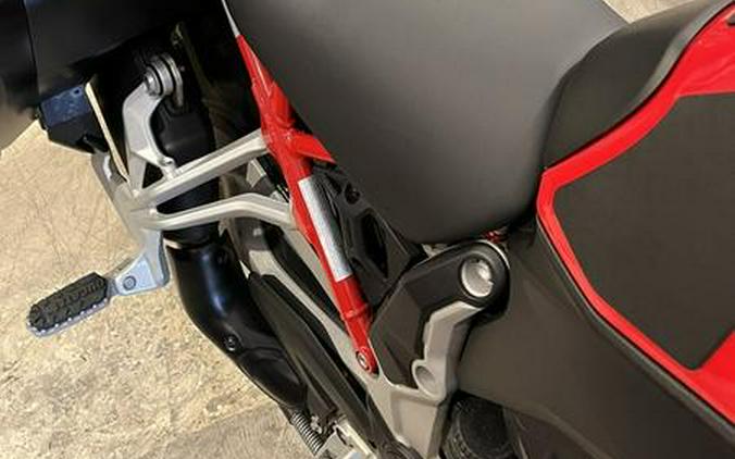 2022 Ducati Multistrada V4S Ducati Red / Alloy Wheels