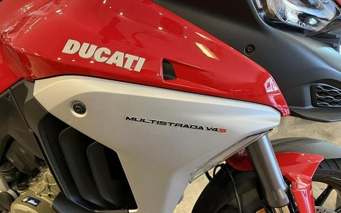 2022 Ducati Multistrada V4S Ducati Red / Alloy Wheels