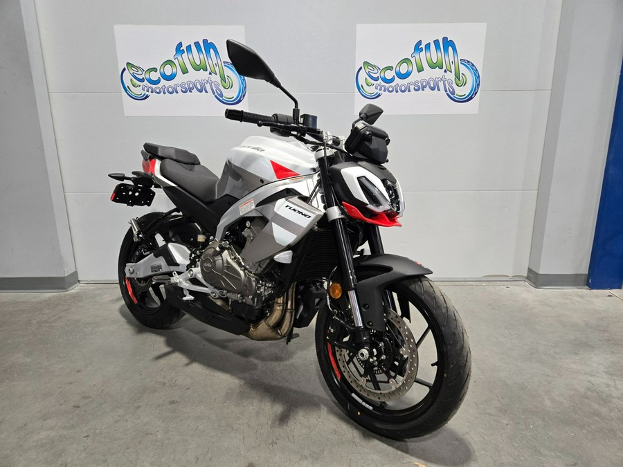 2026 Aprilia Tuono 457