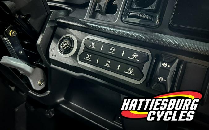 2026 Can-Am Defender Limited HD11 Desert Tan & Carbon Black