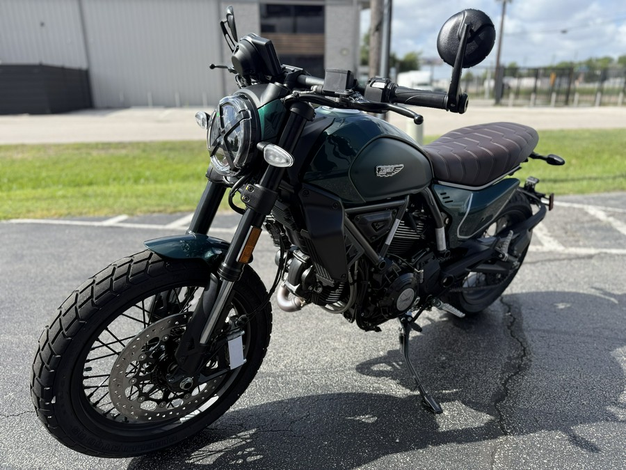 2026 Ducati Scrambler Nightshift Emerald Green EMERALD GREEN