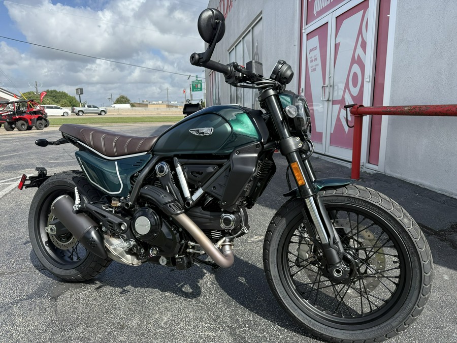 2026 Ducati Scrambler Nightshift Emerald Green EMERALD GREEN