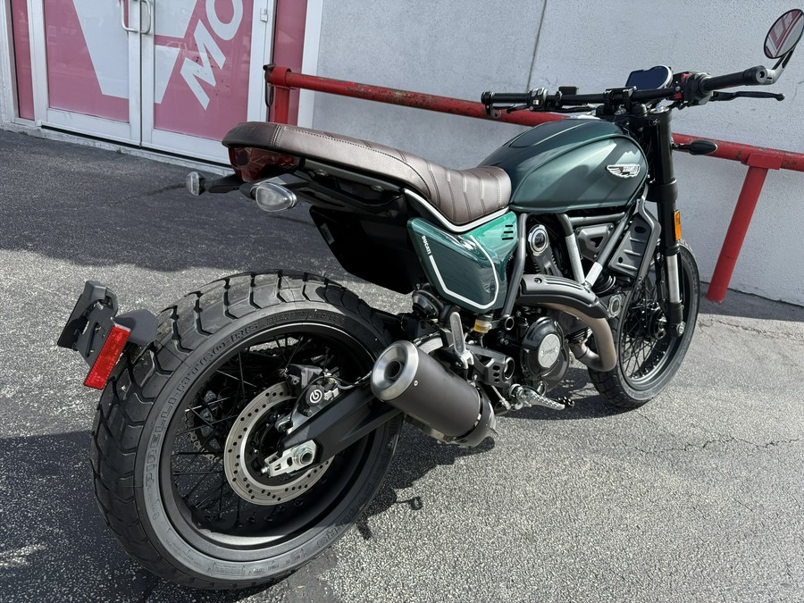 2026 Ducati Scrambler Nightshift Emerald Green EMERALD GREEN