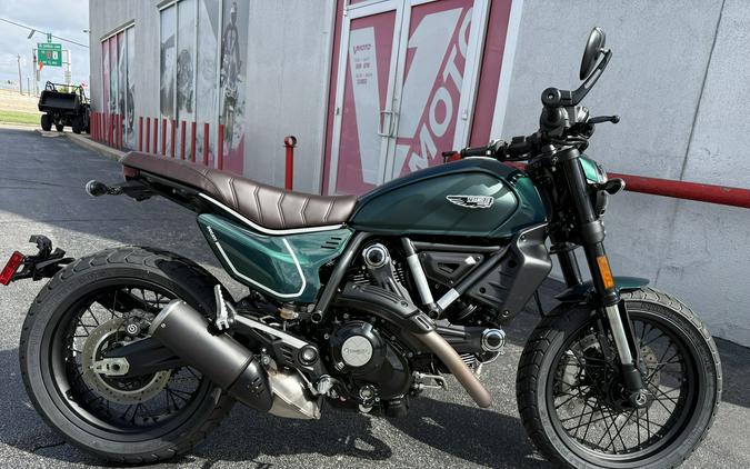 2026 Ducati Scrambler Nightshift Emerald Green EMERALD GREEN