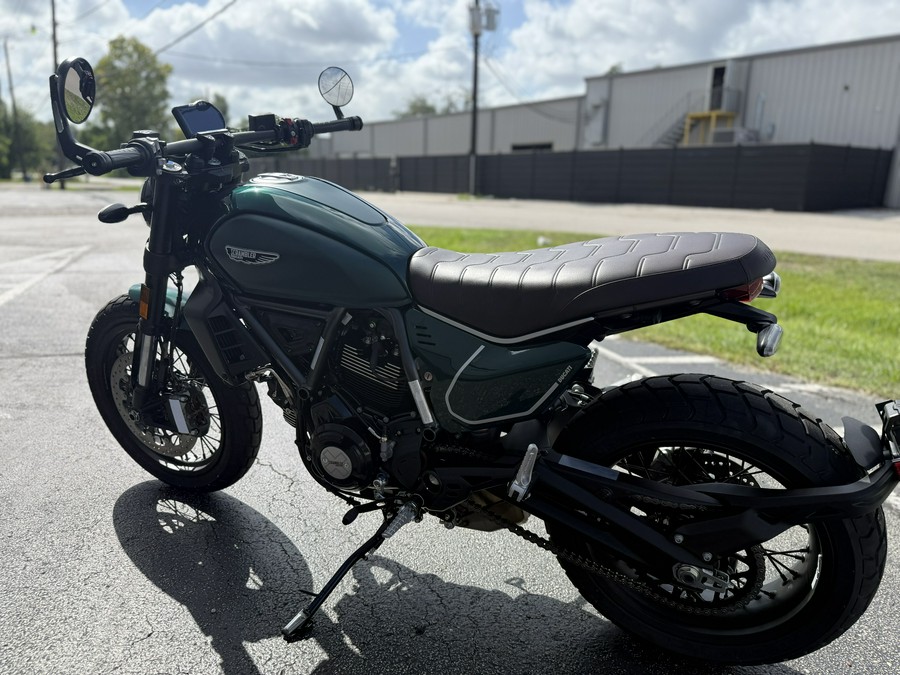 2026 Ducati Scrambler Nightshift Emerald Green EMERALD GREEN