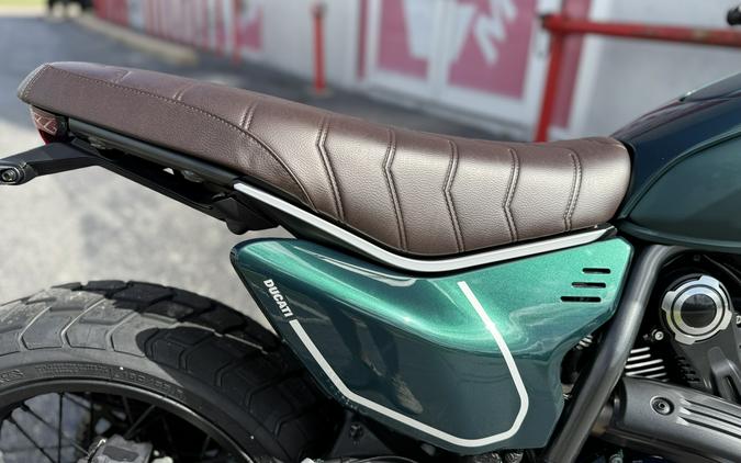 2026 Ducati Scrambler Nightshift Emerald Green EMERALD GREEN