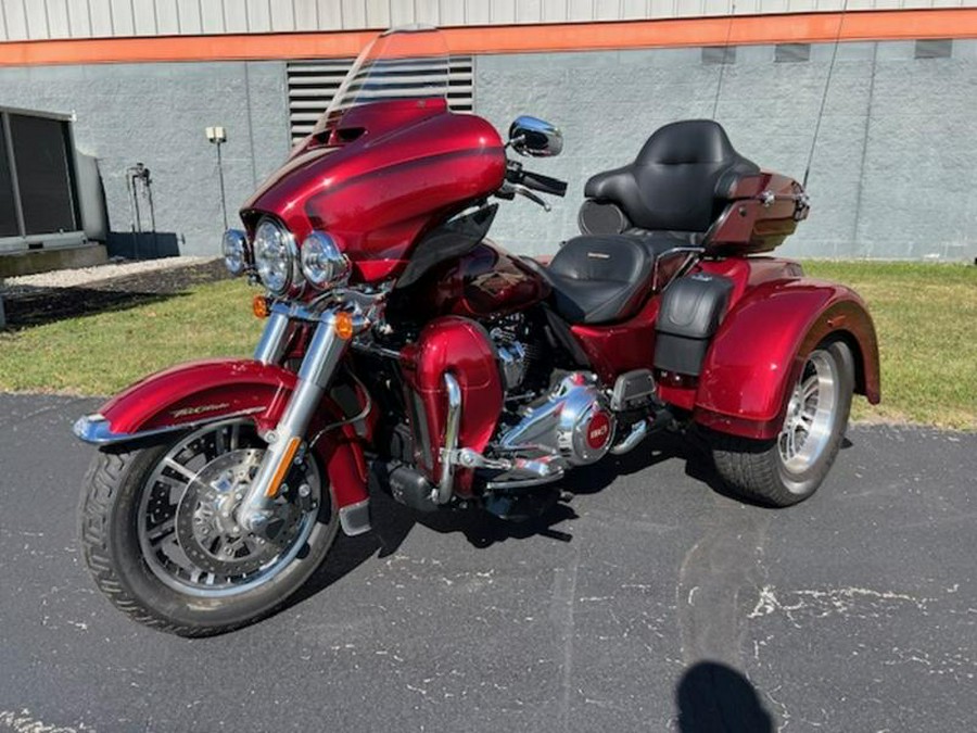 2023 Harley-Davidson® FLHTCUTGAN - Tri Glide® Ultra Anniversary Edition